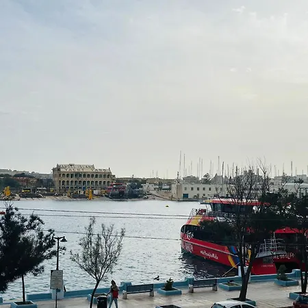 Valletta Harbour View - Grand * Sliema