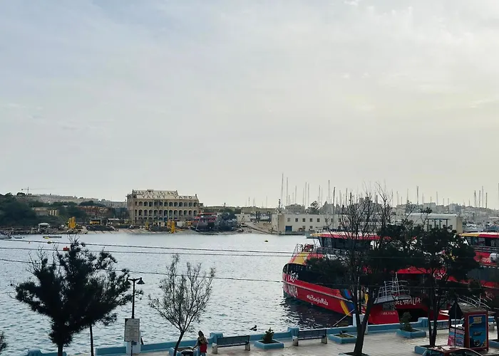 Valletta Harbour View - Grand * Sliema