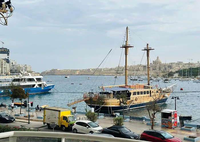 Valletta Harbour View - Grand Apartment Sliema